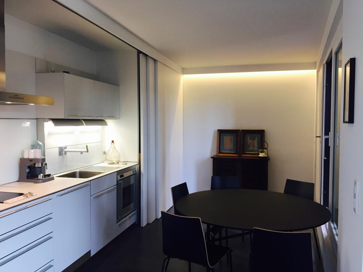 Tour Sarrazine De Montaren Acomodação com café da manhã Exterior foto
