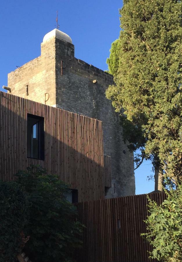 Tour Sarrazine De Montaren Acomodação com café da manhã Exterior foto